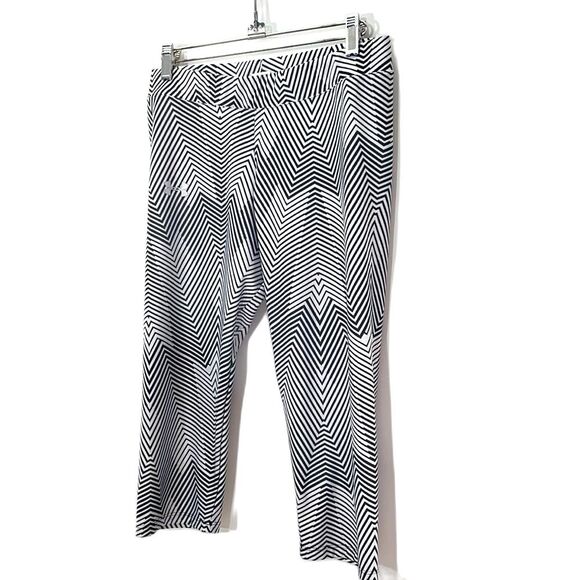 Under Armour Geometric Cropped Leggings Size Large - Picture 2 of 8